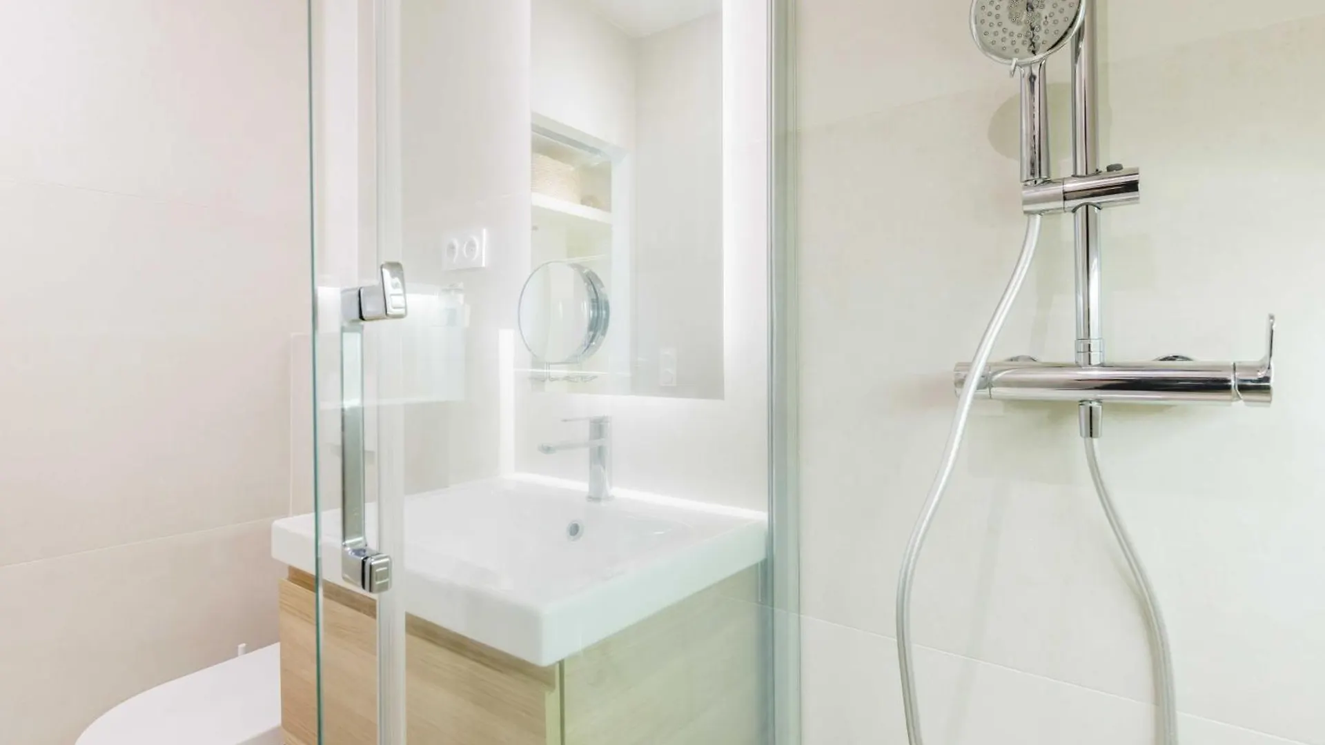 Lejlighed Modern - 2bdr-6p - Sacre Coeur *